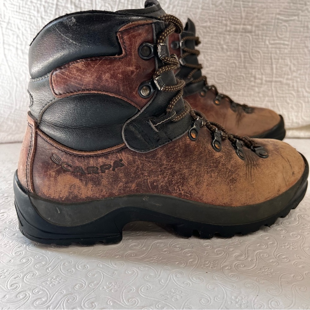 Scarpa Vintage Leather Hiking Mountaineering Boot Men Size 39 Italian Distressed